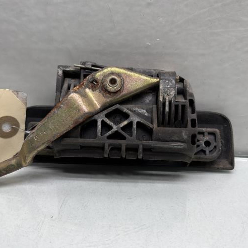 Poignee porte arriere gauche PEUGEOT 106 Photo n°4