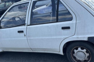 Poignee porte arriere gauche PEUGEOT 106