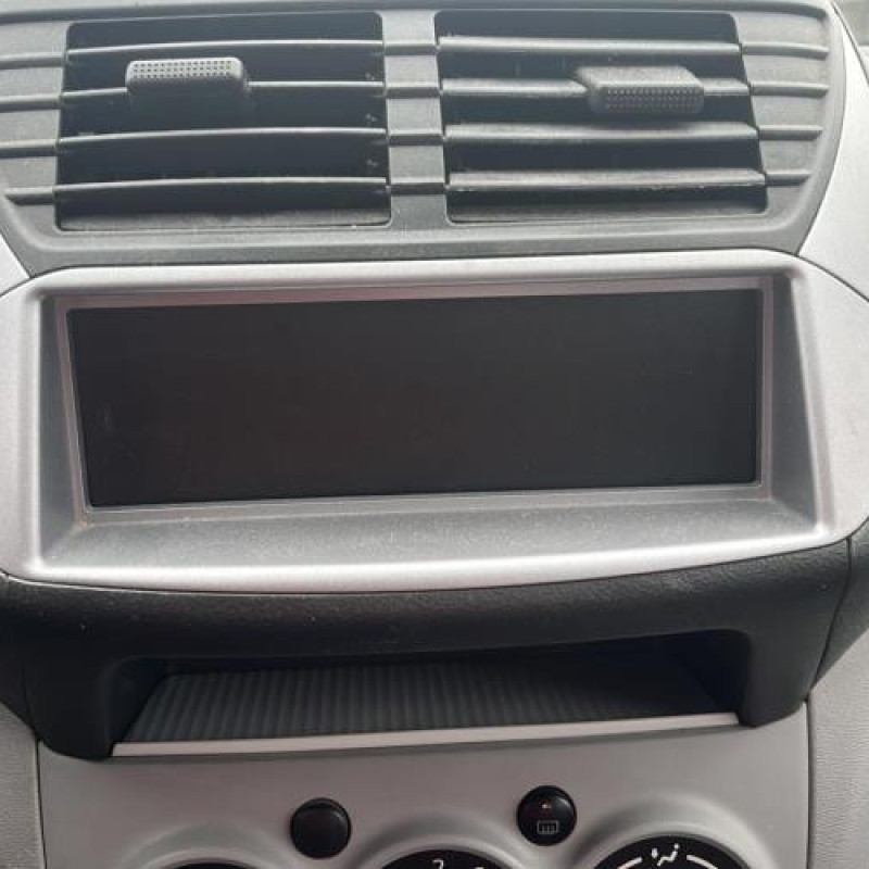 Poignee porte avant droit SUZUKI ALTO 3 Photo n°10