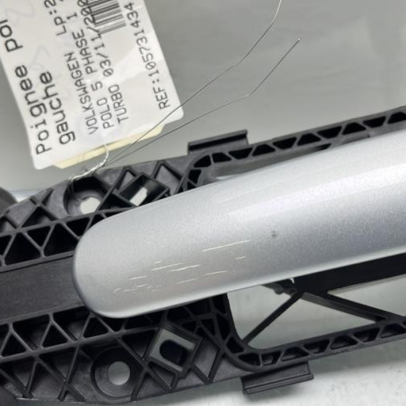 Poignee porte avant gauche VOLKSWAGEN POLO 5 Photo n°3