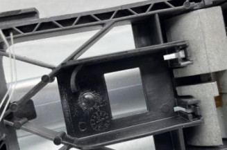 Poignee porte avant gauche VOLKSWAGEN POLO 5