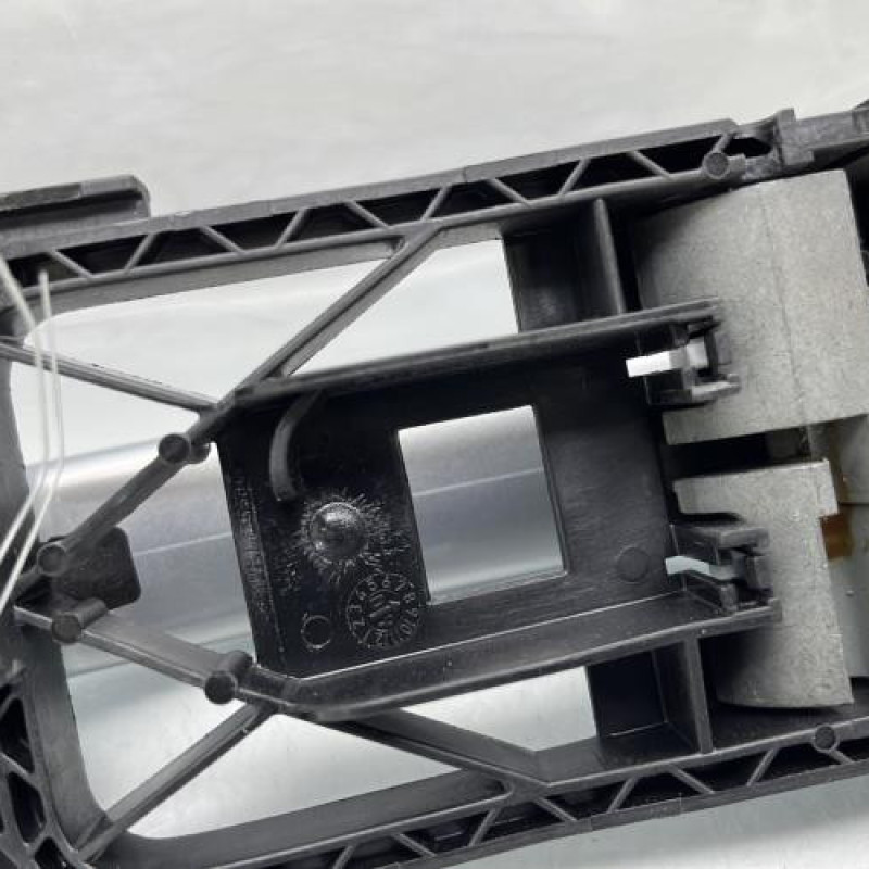 Poignee porte avant gauche VOLKSWAGEN POLO 5 Photo n°6