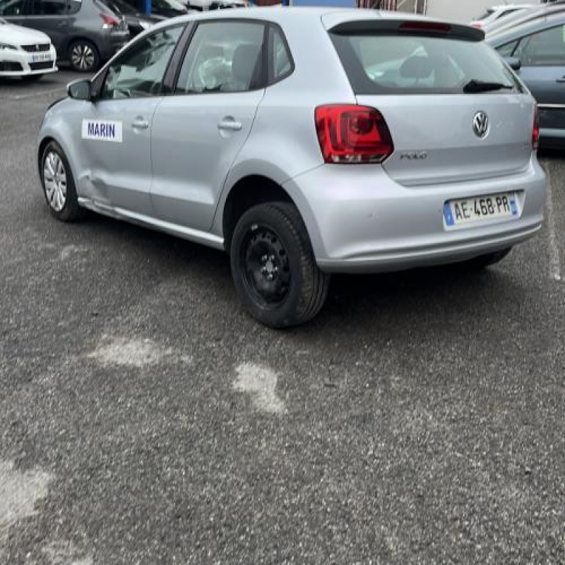 Poignee porte avant gauche VOLKSWAGEN POLO 5 Photo n°10