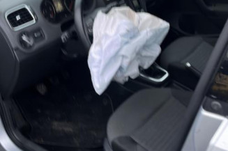 Poignee porte avant gauche VOLKSWAGEN POLO 5