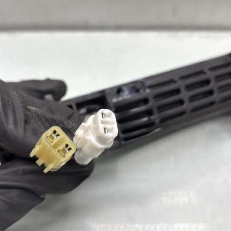 Poignee porte avant gauche SUZUKI SWIFT 3 Photo n°4