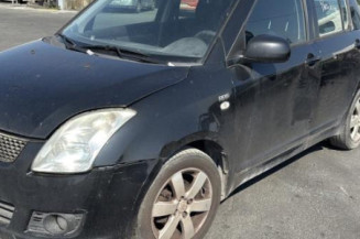 Poignee porte avant gauche SUZUKI SWIFT 3