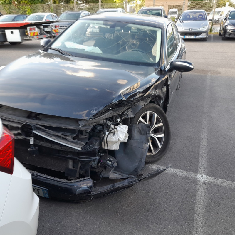 VOLKSWAGEN PASSAT 7 PHASE 1 2.0 TDI - 16V TURBO Photo n°4