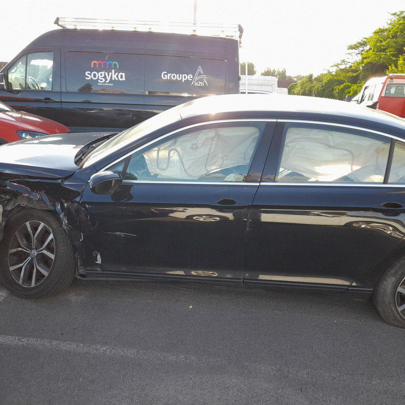 VOLKSWAGEN PASSAT 7 PHASE 1 2.0 TDI - 16V TURBO Photo n°6