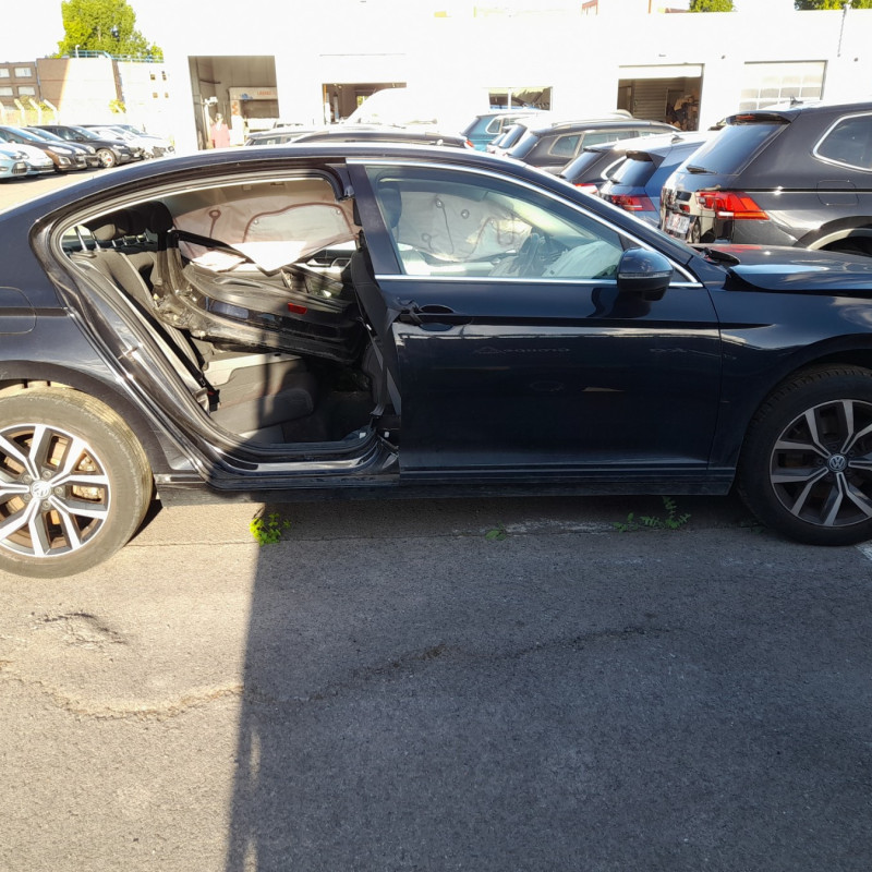 VOLKSWAGEN PASSAT 7 PHASE 1 2.0 TDI - 16V TURBO Photo n°10