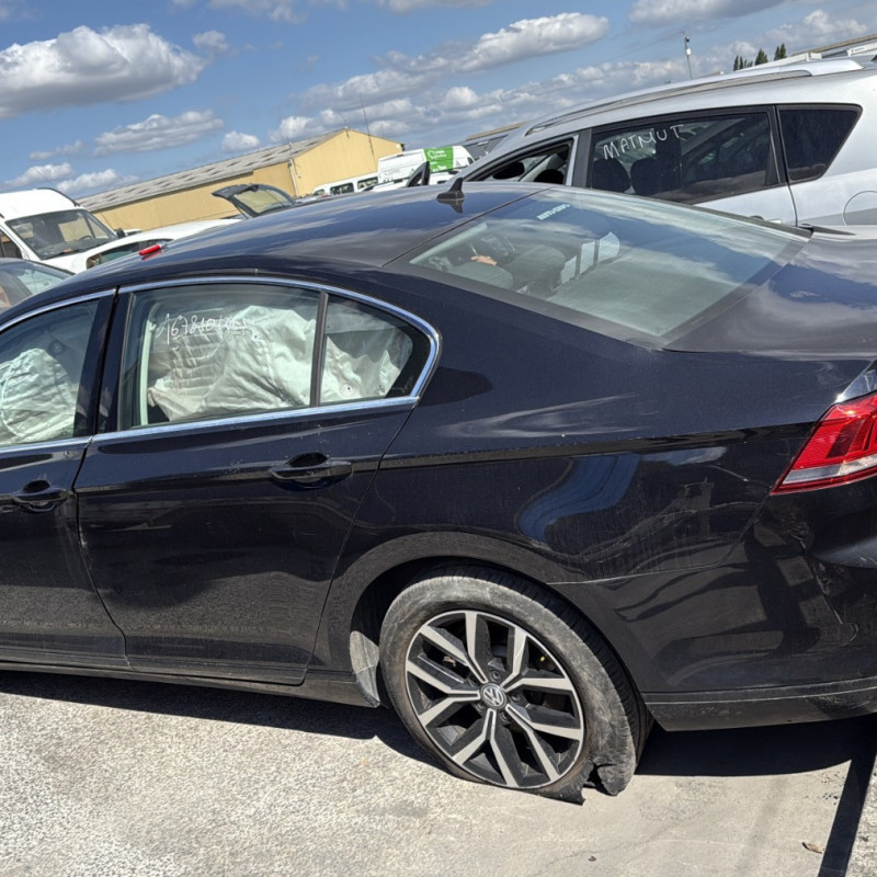VOLKSWAGEN PASSAT 7 PHASE 1 2.0 TDI - 16V TURBO Photo n°22