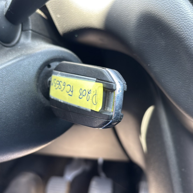 PEUGEOT 208 1 PHASE 2 1.5 BLUE HDI - 16V TURBO Photo n°9