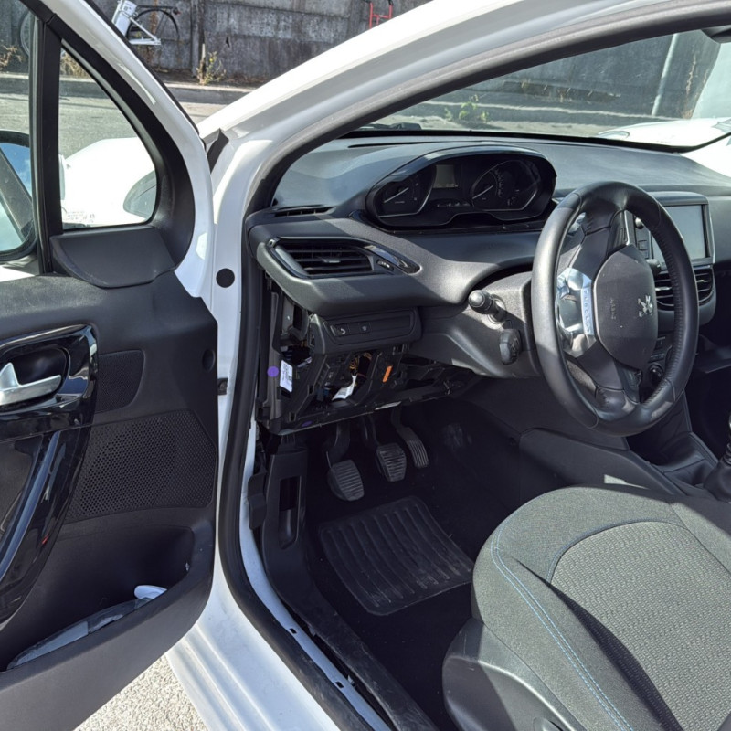 PEUGEOT 208 1 PHASE 2 1.5 BLUE HDI - 16V TURBO Photo n°20