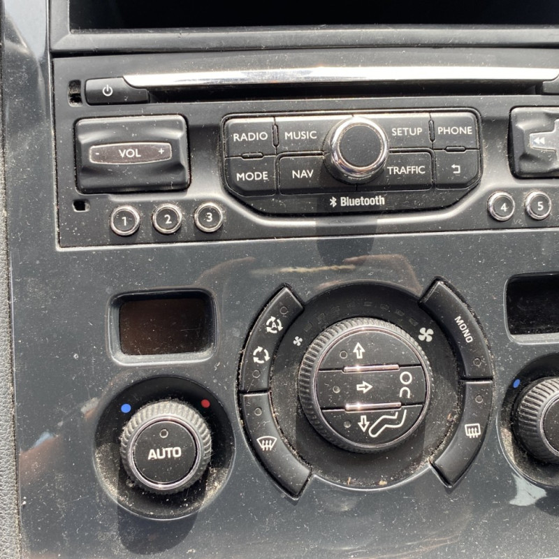 PEUGEOT 3008 1 PHASE 1 1.6 HDI - 8V TURBO Photo n°19