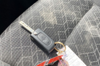 PEUGEOT 3008 1 PHASE 1 1.6 HDI - 8V TURBO