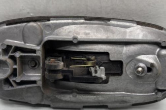 Poignee porte coffre gauche NISSAN PRIMASTAR 1