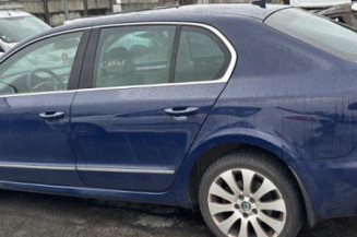 Aile avant gauche SKODA SUPERB 2