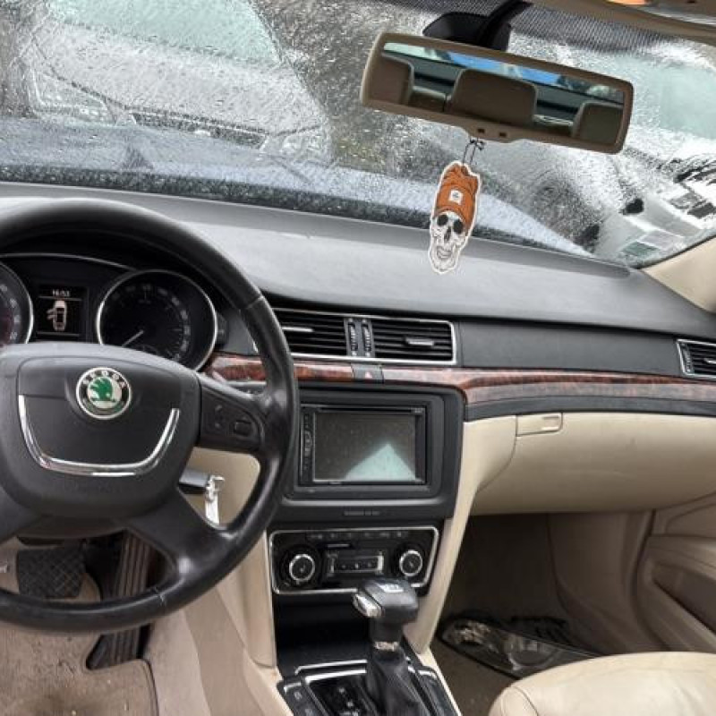 Aile avant gauche SKODA SUPERB 2 Photo n°19