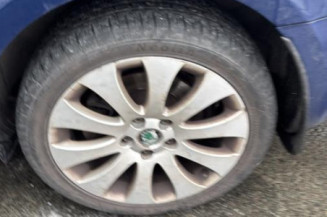 Aile avant gauche SKODA SUPERB 2