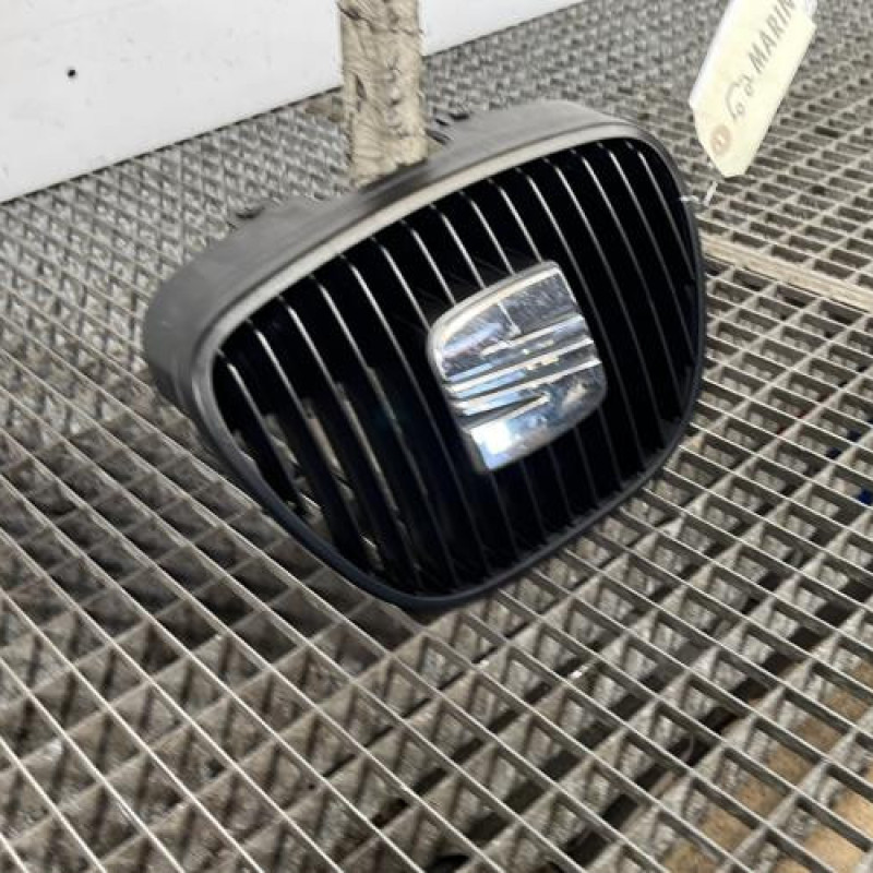Calandre SEAT IBIZA 3 Photo n°2