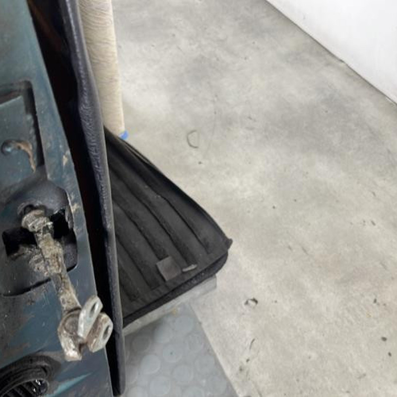 Porte avant droit PEUGEOT 106 Photo n°4