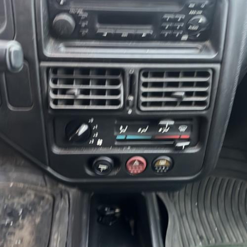 Porte avant droit PEUGEOT 106 Photo n°14