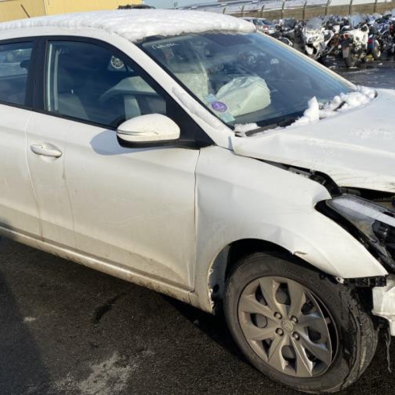 Malle/Hayon arriere HYUNDAI I 20 2 Photo n°17