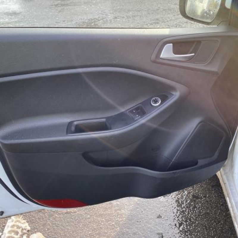 Pare choc arriere HYUNDAI I 20 2 Photo n°15