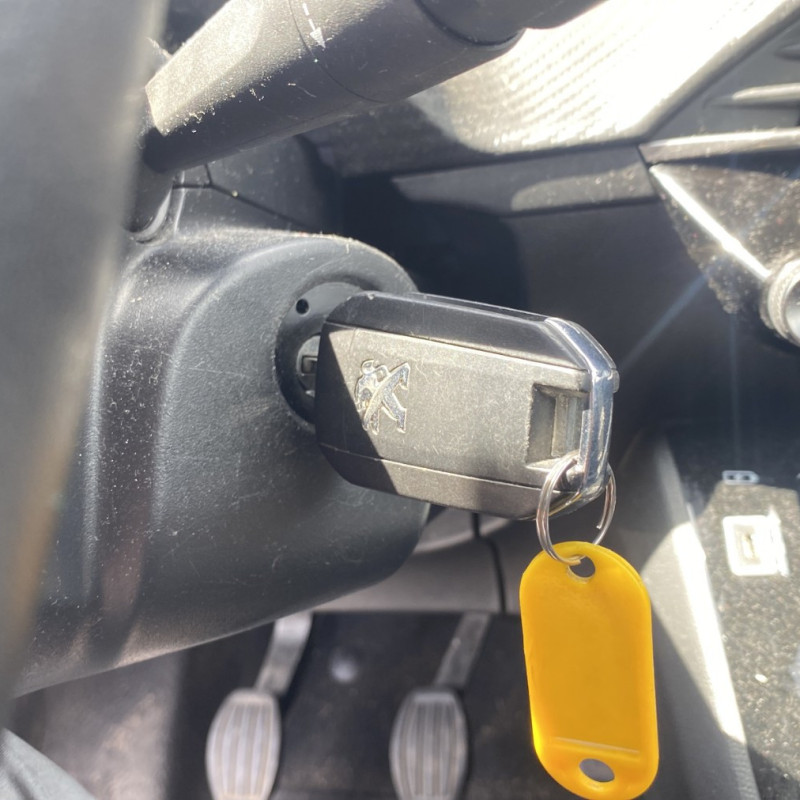 PEUGEOT 208 2 PHASE 1 1.5 BLUE HDI - 16V TURBO Photo n°24