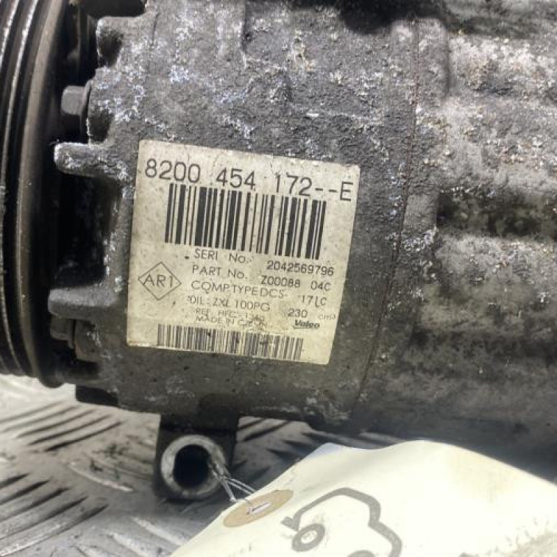 Compresseur clim RENAULT TRAFIC 2 Photo n°4