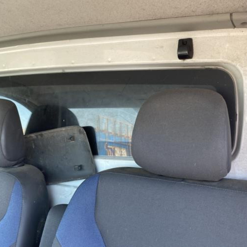 Compresseur clim RENAULT TRAFIC 2 Photo n°18