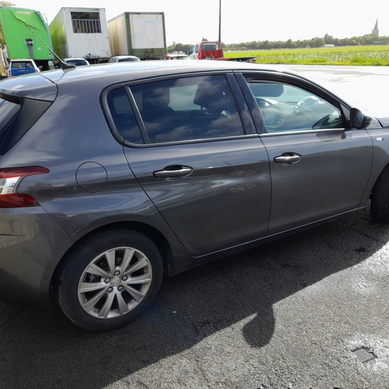 PEUGEOT 308 2 PHASE 1 1.6 BLUE HDI - 8V TURBO Photo n°6