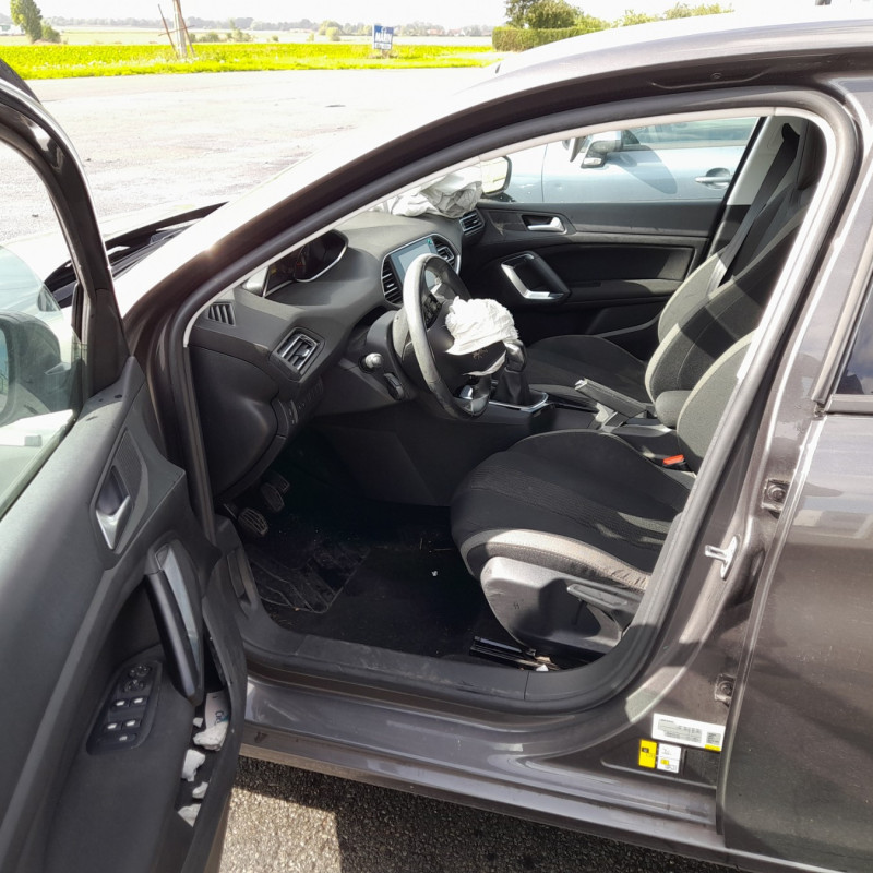 PEUGEOT 308 2 PHASE 1 1.6 BLUE HDI - 8V TURBO Photo n°9