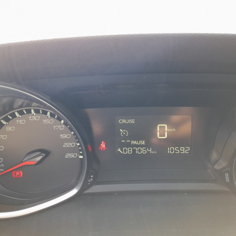 PEUGEOT 308 2 PHASE 1 1.6 BLUE HDI - 8V TURBO Photo n°14