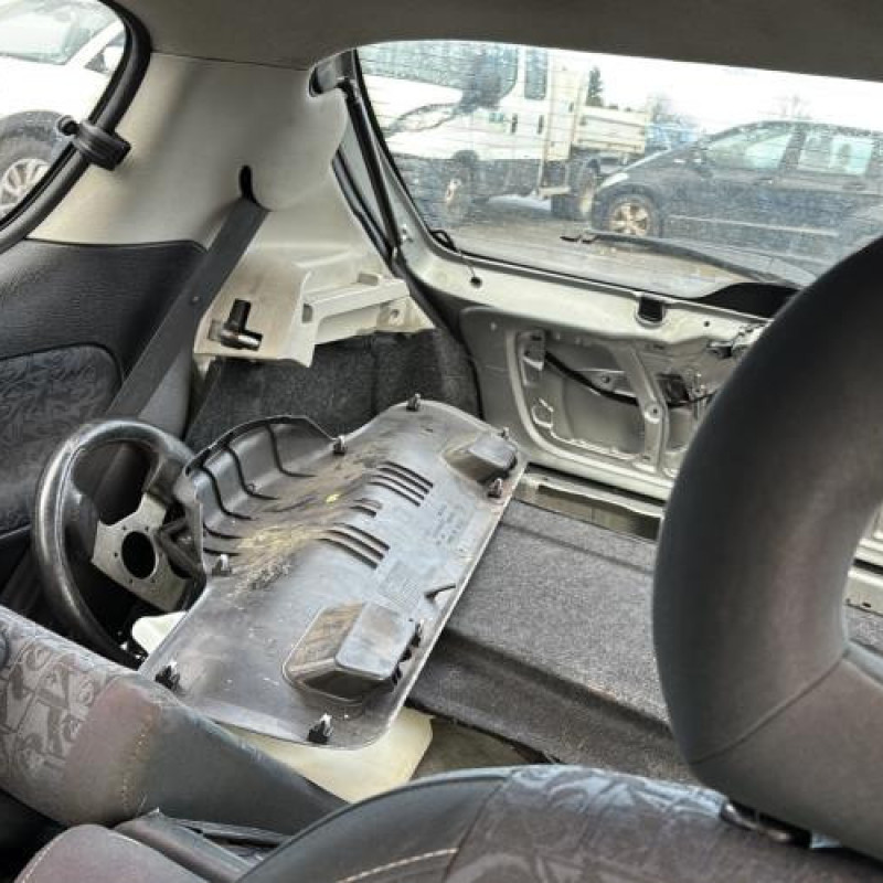 Boitier BSI PEUGEOT 206 Photo n°13