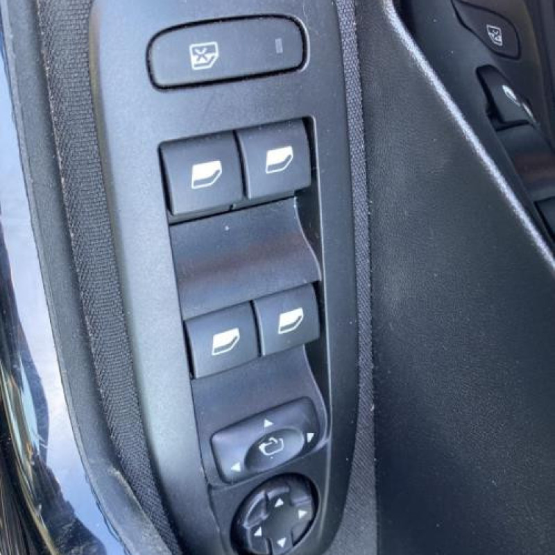 Boitier BSI PEUGEOT 208 1 Photo n°17