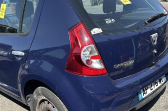Aile avant gauche DACIA SANDERO 1