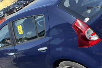 Aile avant gauche DACIA SANDERO 1