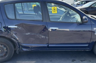 Aile avant gauche DACIA SANDERO 1