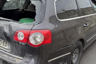 Porte avant gauche VOLKSWAGEN PASSAT 5