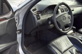 Aile avant gauche MERCEDES CLASSE E 210