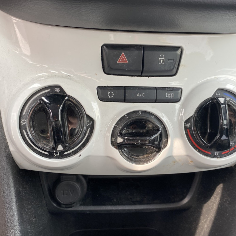 PEUGEOT 208 1 PHASE 2 1.2 VTI - 12V Photo n°8