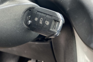 PEUGEOT 208 1 PHASE 2 1.2 VTI - 12V