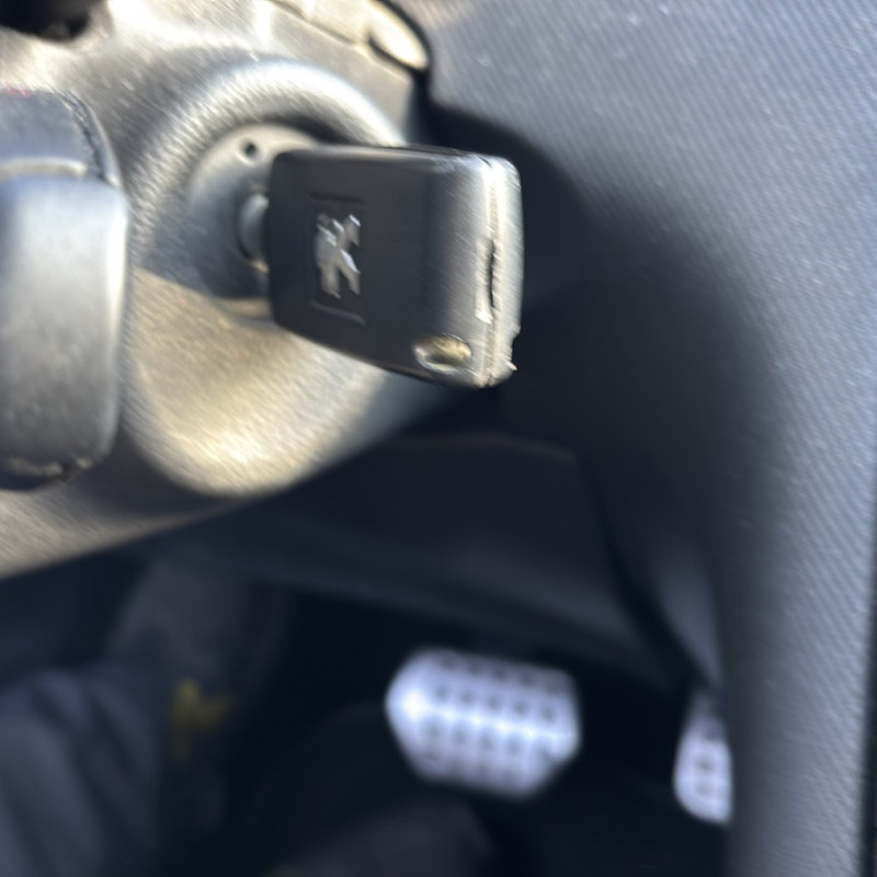 PEUGEOT 308 1 PHASE 2 CABRIOLET 2.0 HDI - 16V TURBO Photo n°10