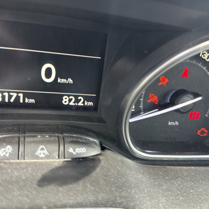 PEUGEOT 2008 1 PHASE 1 1.6 HDI - 8V TURBO Photo n°17