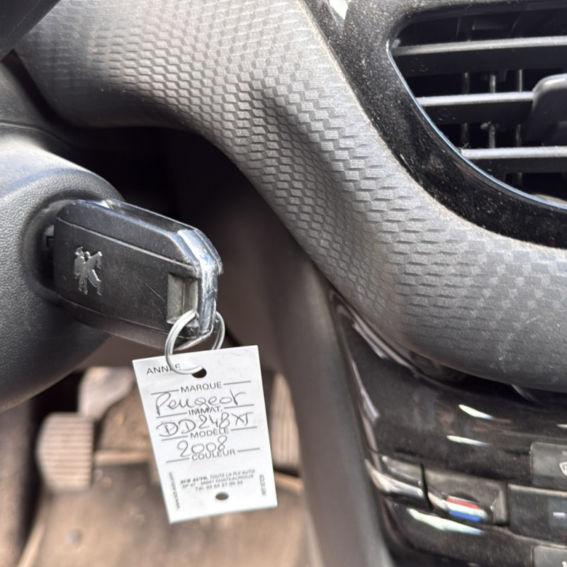 PEUGEOT 2008 1 PHASE 1 1.6 HDI - 8V TURBO Photo n°21