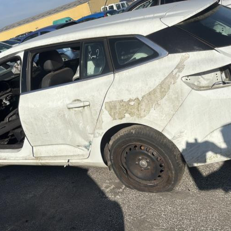 Boitier UCH RENAULT MEGANE 4 Photo n°10