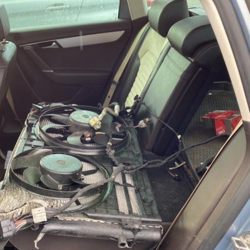 Feu arriere principal droit (feux) VOLKSWAGEN PASSAT 6 Photo n°16