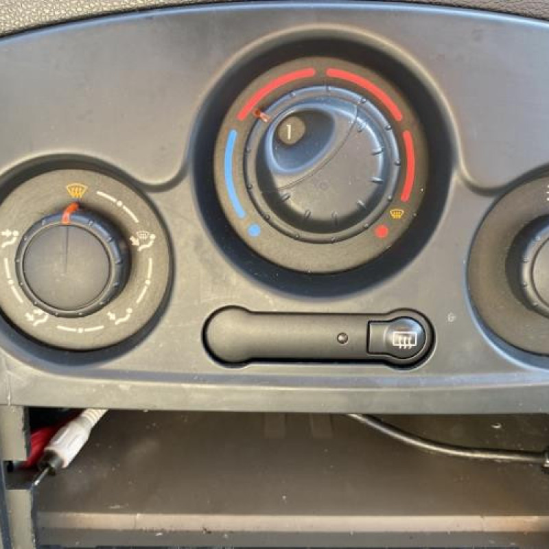 Feu arriere principal gauche (feux) RENAULT CLIO 3 Photo n°19