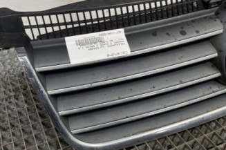 Calandre VOLKSWAGEN PASSAT 4