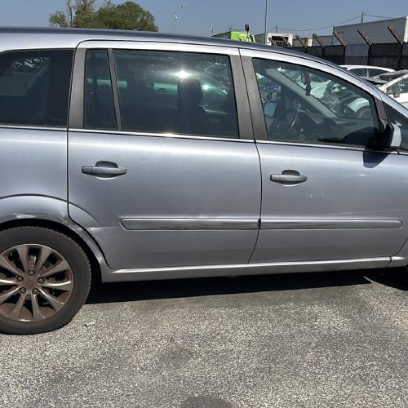 Malle/Hayon arriere OPEL ZAFIRA B Photo n°20